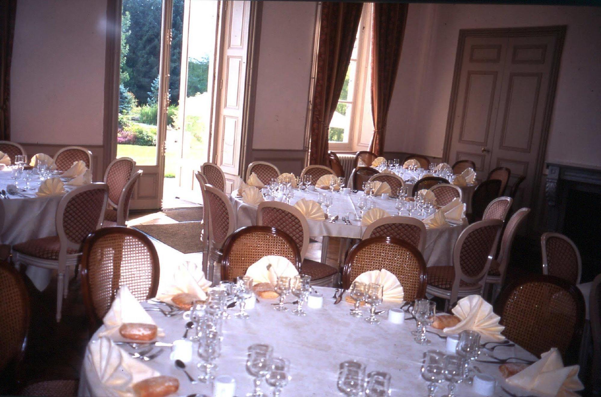 Chateau De La Foltiere Διαμέρισμα Saint-Germain-en-Coglès Εστιατόριο φωτογραφία